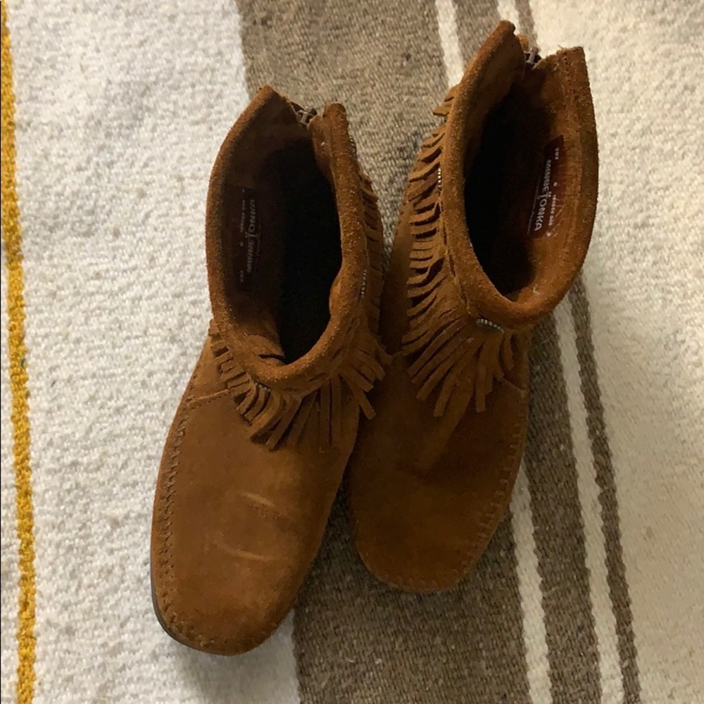 Minnetonka High Top Back Zip Boot - Brown - Moccasins with Fringe - Size 6